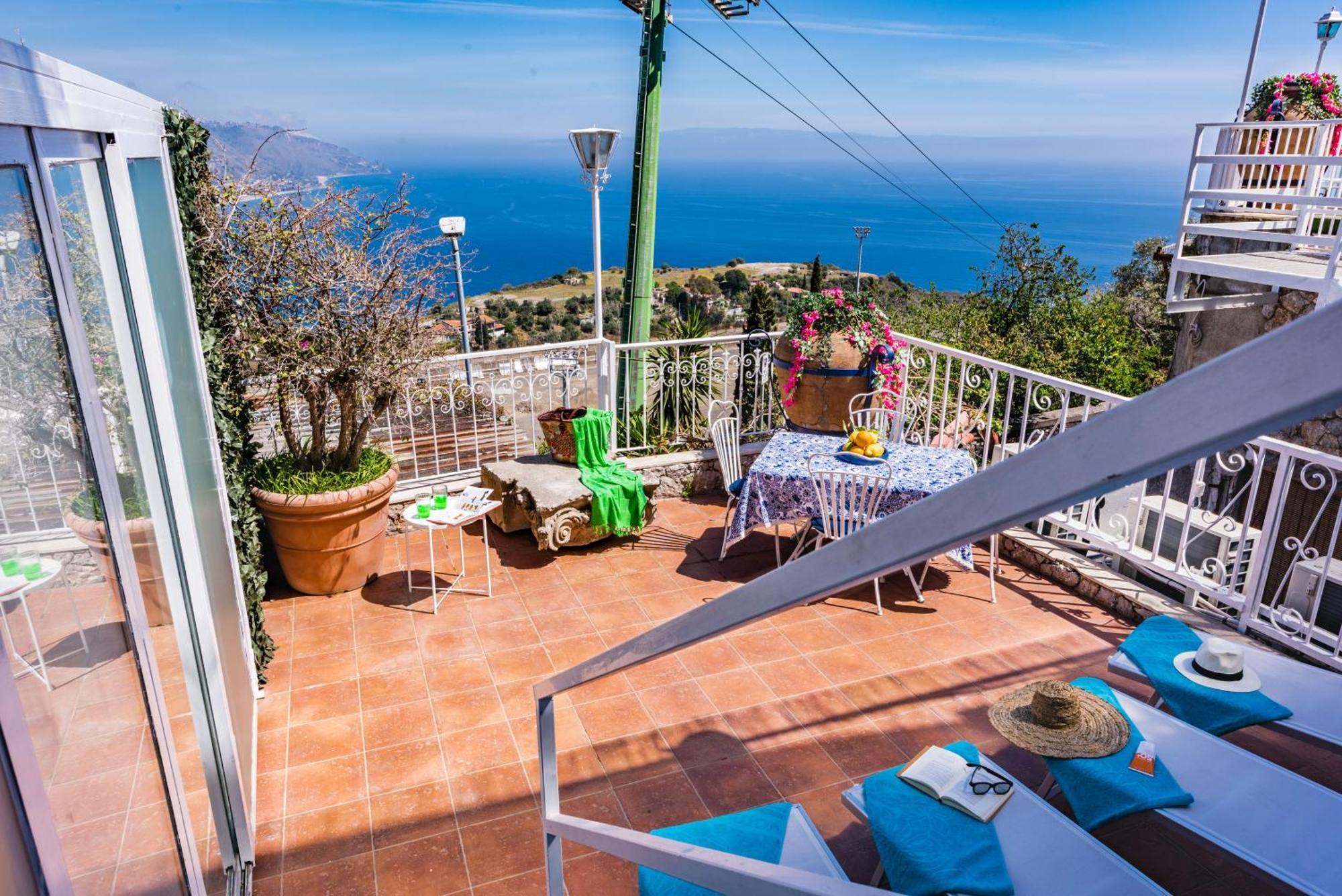 Dream View Suites Таормина Экстерьер фото